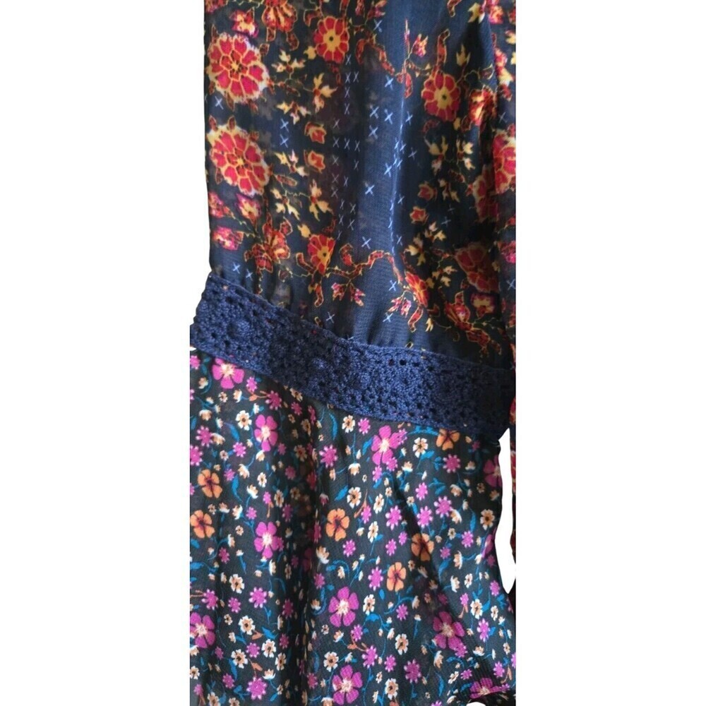 Band Of Gypsies Blouse Womens XS Mixed Floral Print Semi-Sheer Bell Sleeves - Picture 3 of 7